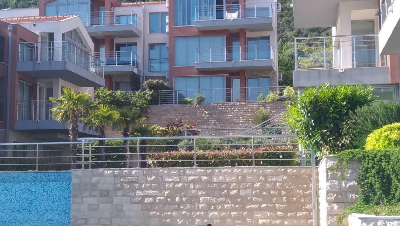 Apartments Acacia Hill Ðenovići Extérieur photo
