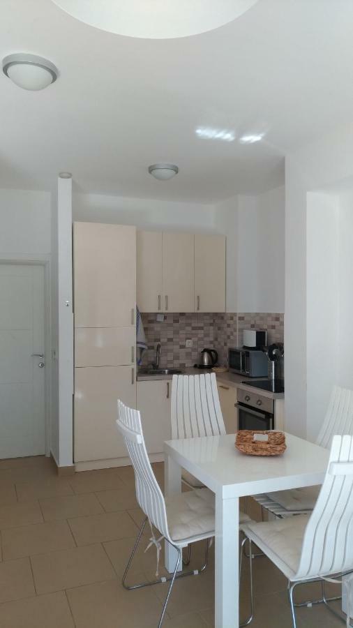 Apartments Acacia Hill Ðenovići Extérieur photo